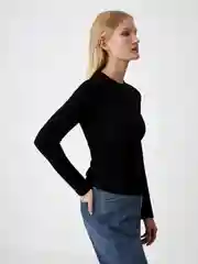 Черный лонгслив базовый женский Sela