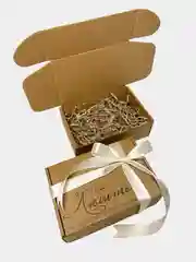 Картонная подарочная коробка, упаковка, с бумажным наполнителем