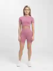 Женский спортивный костюм: шорты и футболка