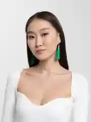Лесной зеленый серьги из шелковых нитей