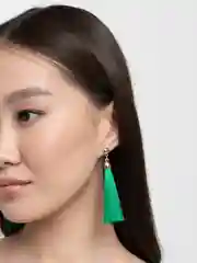 Лесной зеленый серьги из шелковых нитей