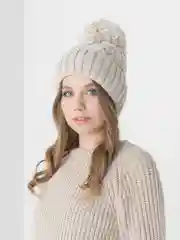 Бежевый шапка женская с помпоном Тиана
