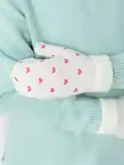 Белый варежки детские