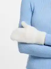 Молочный варежки женские