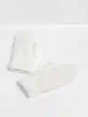 Молочный варежки женские