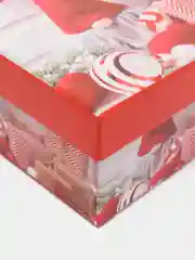 Желтый коробка подарочная новогодняя