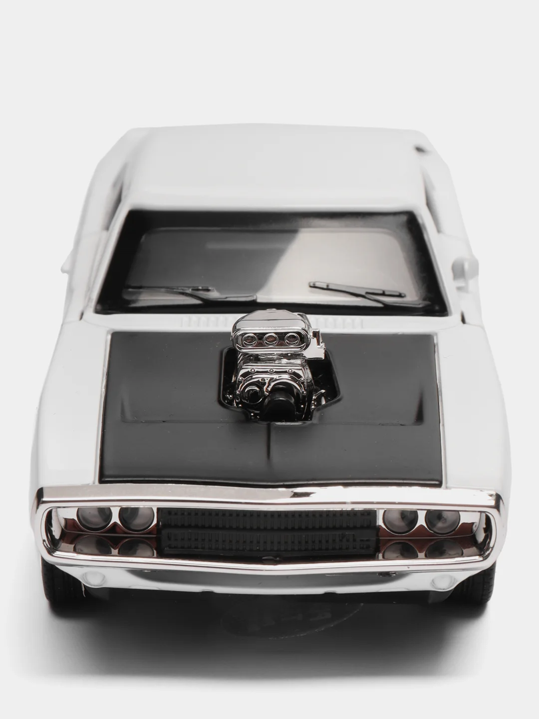Белый металлическая машинка 1:32 Dodge Charger