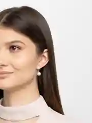 Серьги женские  с жемчугом и стразами, гвоздики