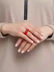 Зеленый кольцо со стразой