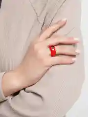 Зеленый кольцо со стразой
