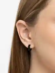 Черный серьга с шипами из медицинской стали