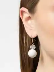 Светло-бежевый серьги