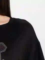 Женская футболка со стразами