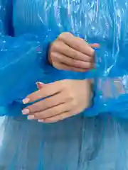 Голубой дождевик-пончо с капюшоном