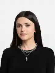 Серебряный цепочка на шею с подвеской змея на Новый год