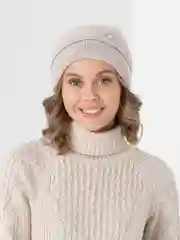 Бежевый женская вязаная шапка на флисовом подкладе Амира