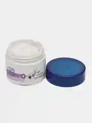 Сиреневый avon Care Для любого типа кожи Тройной уход. Увлажняющий и питающий крем для лица, 100 мл