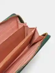 Зеленый кошелек женский,  на молнии, с ремешком