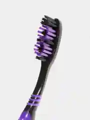 Зубная щетка Oral-B BLACK "Всесторонняя чистка", средней жесткости, 1 штука