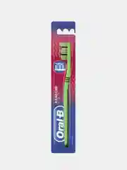 Зубная щетка Oral-B 3-Effect "Классик", средней жесткости, 1 штука