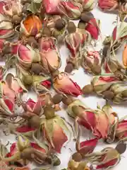 Мелкие бутоны розы/сухоцветы/эпоксидная смола/свечи/мыло/соль/емкость 125мл