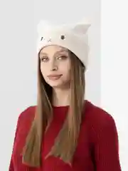 Белый вязаная шапка, с ушками