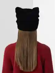 Черный вязаная шапка, с ушками
