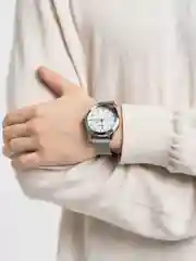 Белый часы мужские на магните, с коробкой