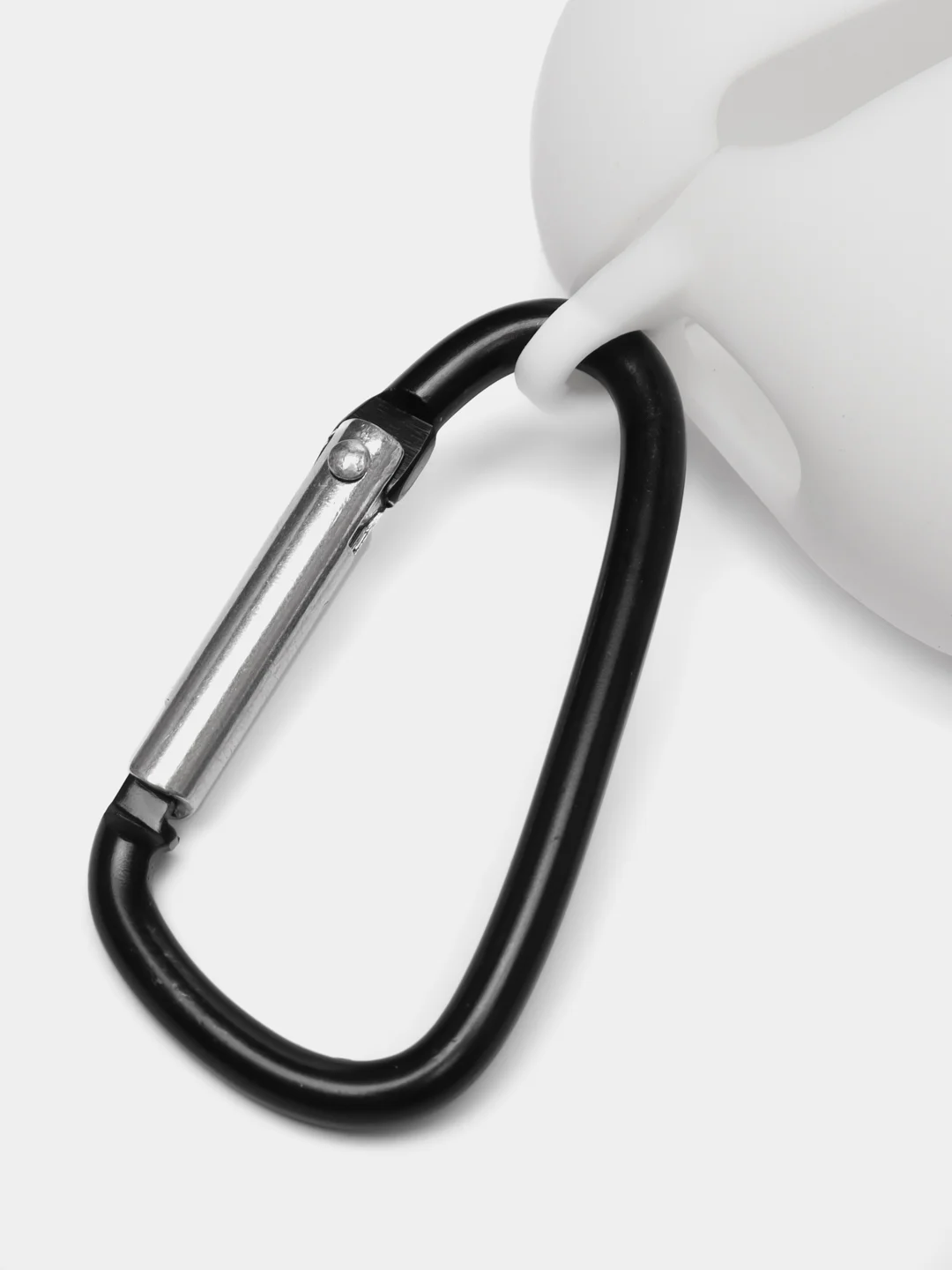 Белый чехол для наушников Apple AirPods Pro 2 силиконовый с карабином