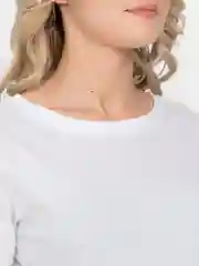 Белый футболка женская
