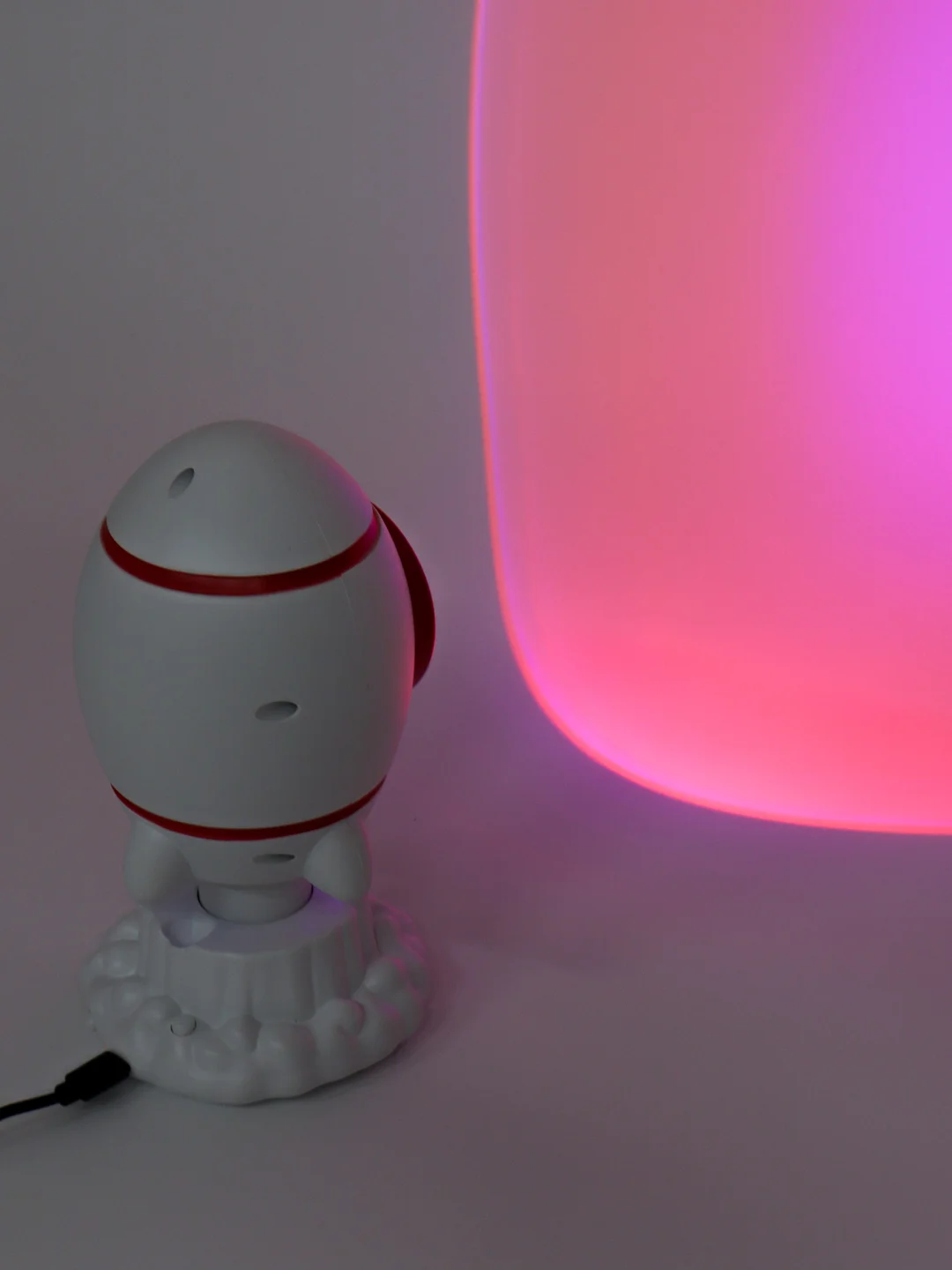 Ночник "Запуск" LED 3Вт 7 Цветов USB красный 16,5х8,5х8,7см