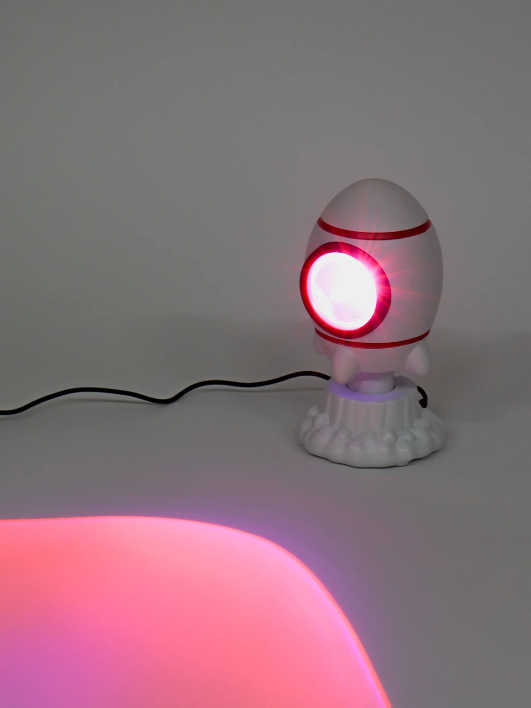 Ночник "Запуск" LED 3Вт 7 Цветов USB красный 16,5х8,5х8,7см