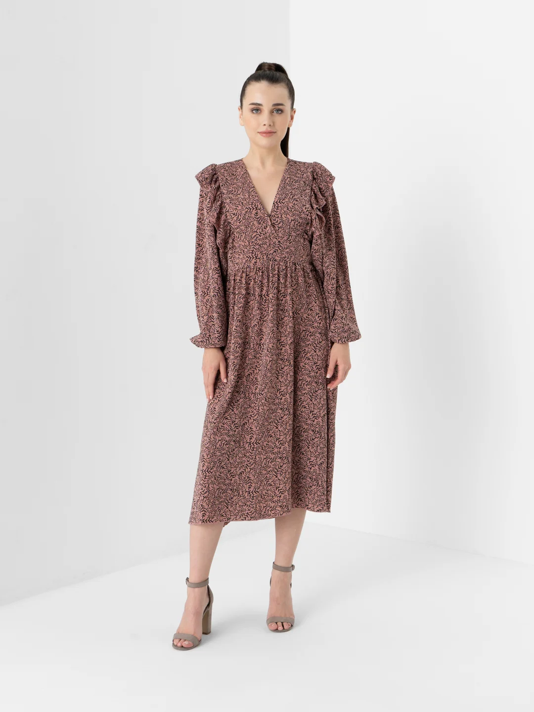 Бежевый платье DRES 00