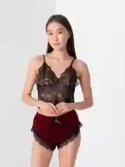 Пижама женская: топ ажурный и шорты велюр