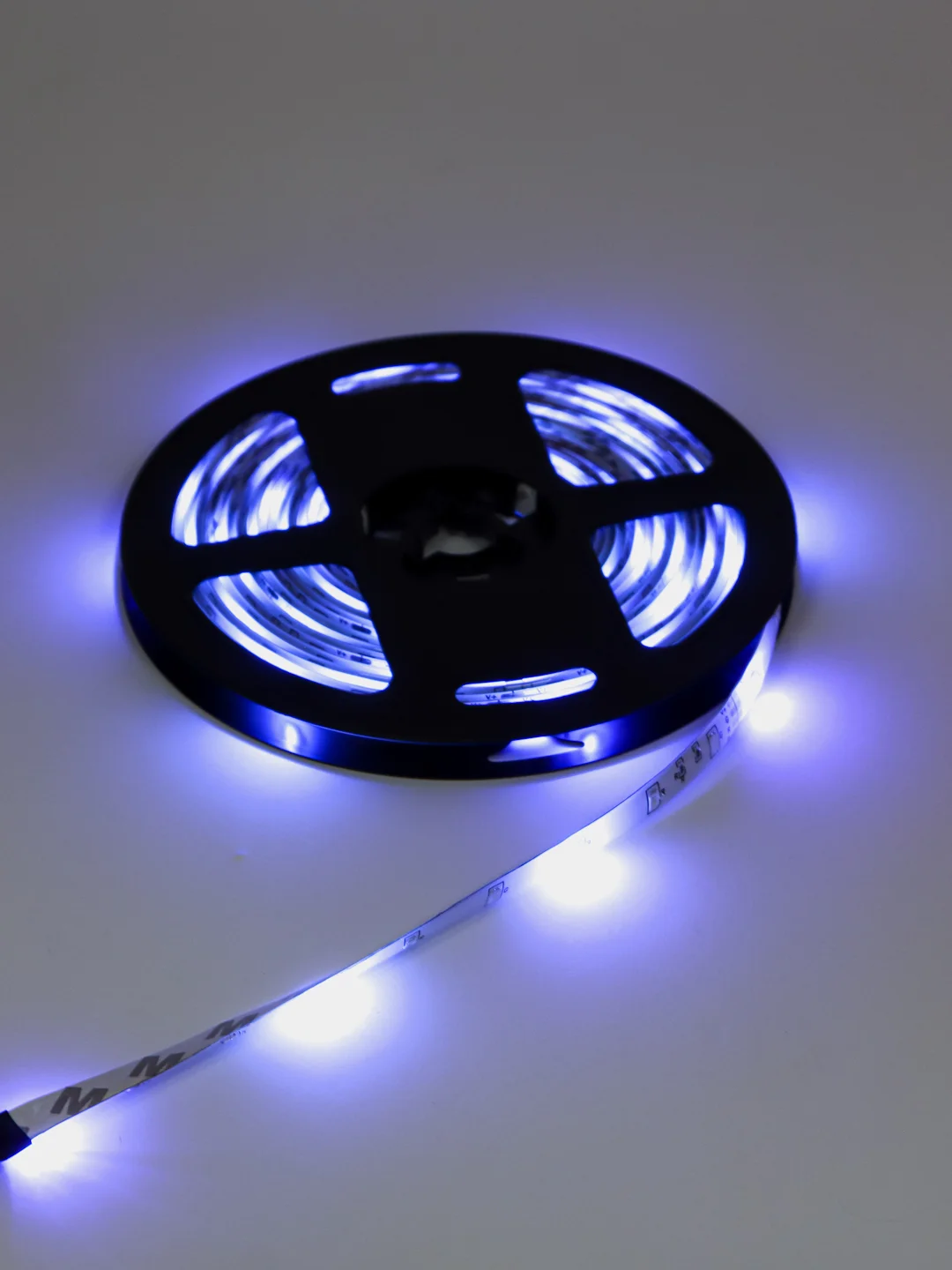 СВЕТОДИОДНАЯ ЛЕНТА LED SMD 3528 С БЛОКОМ ПИТАНИЯ И ПУЛЬТОМ RGB