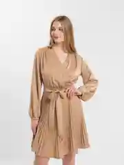 Бежевый платье женское, атласное, с юбкой плиссе