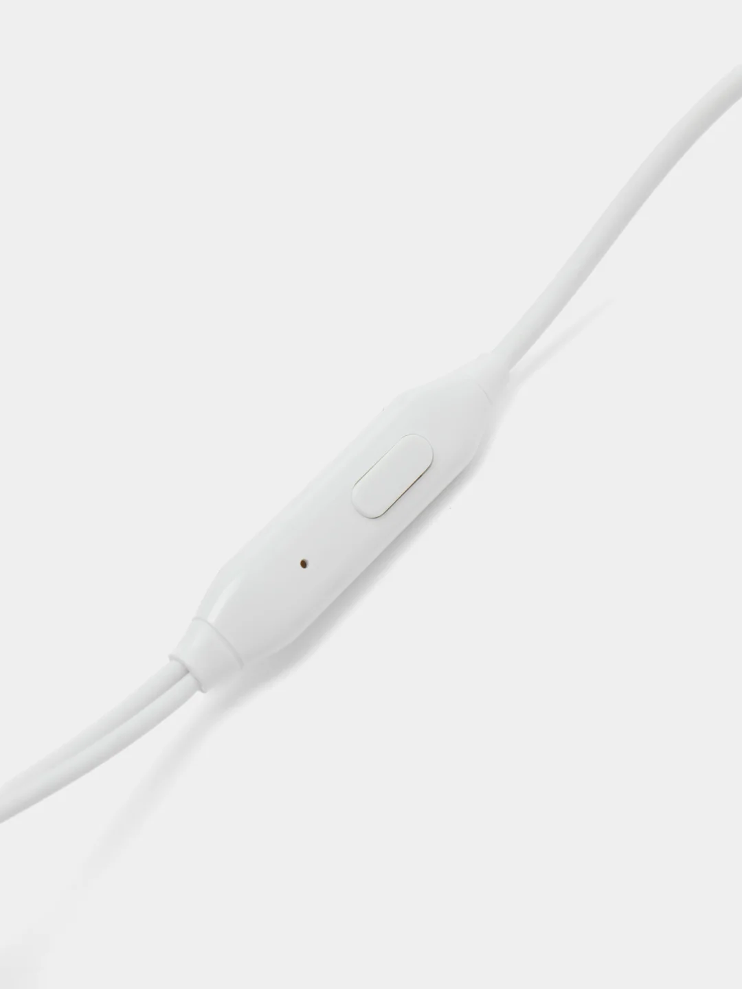 Белый наушники Celebrat G4 STEREO SOUND EARPHONES black/ white (вакуумные с микрофоном )