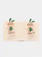 Зеленый брошь "Заяц"
