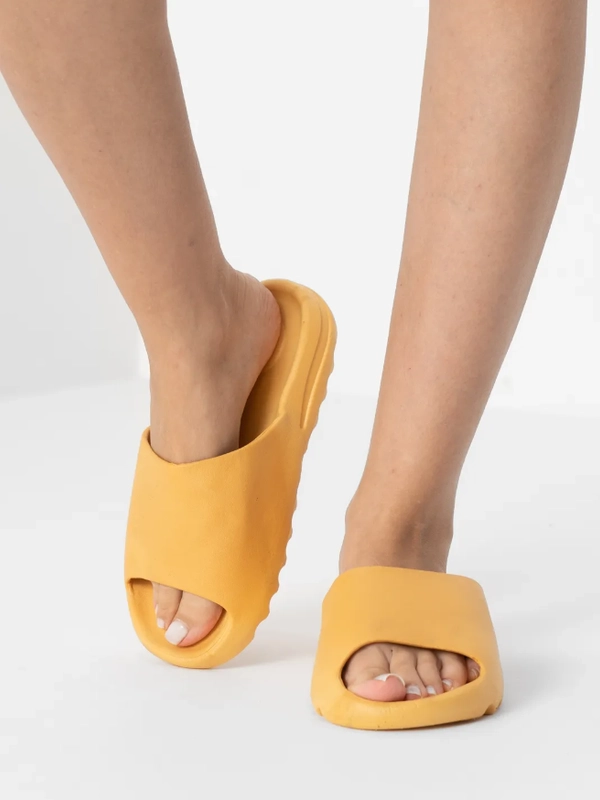 Сланцы женские IZI, размеры 36-41