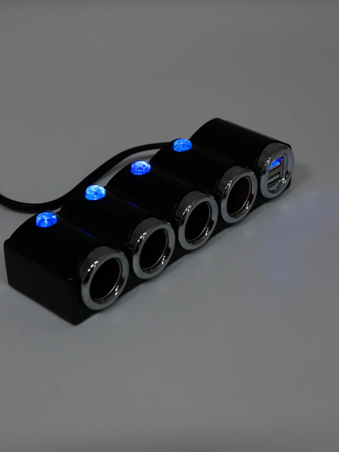Разветвитель прикуривателя на 4 гнезда + 2хUSB разъёма
