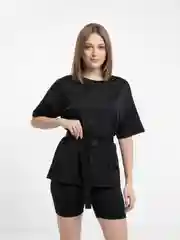 Черный костюм женский повседневный: велосипедки и футболка с ремнём