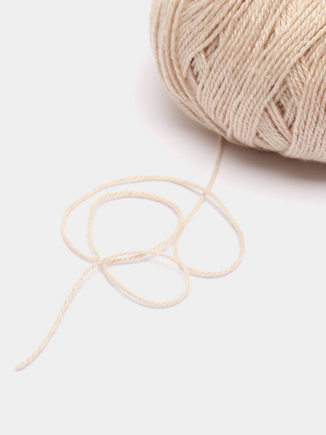 Бежевый меланж пряжа Cashmere Yarn, 50 г/ 200 м, 60% меринос, 20% вискоза, 15% ПА, 5% кашемир