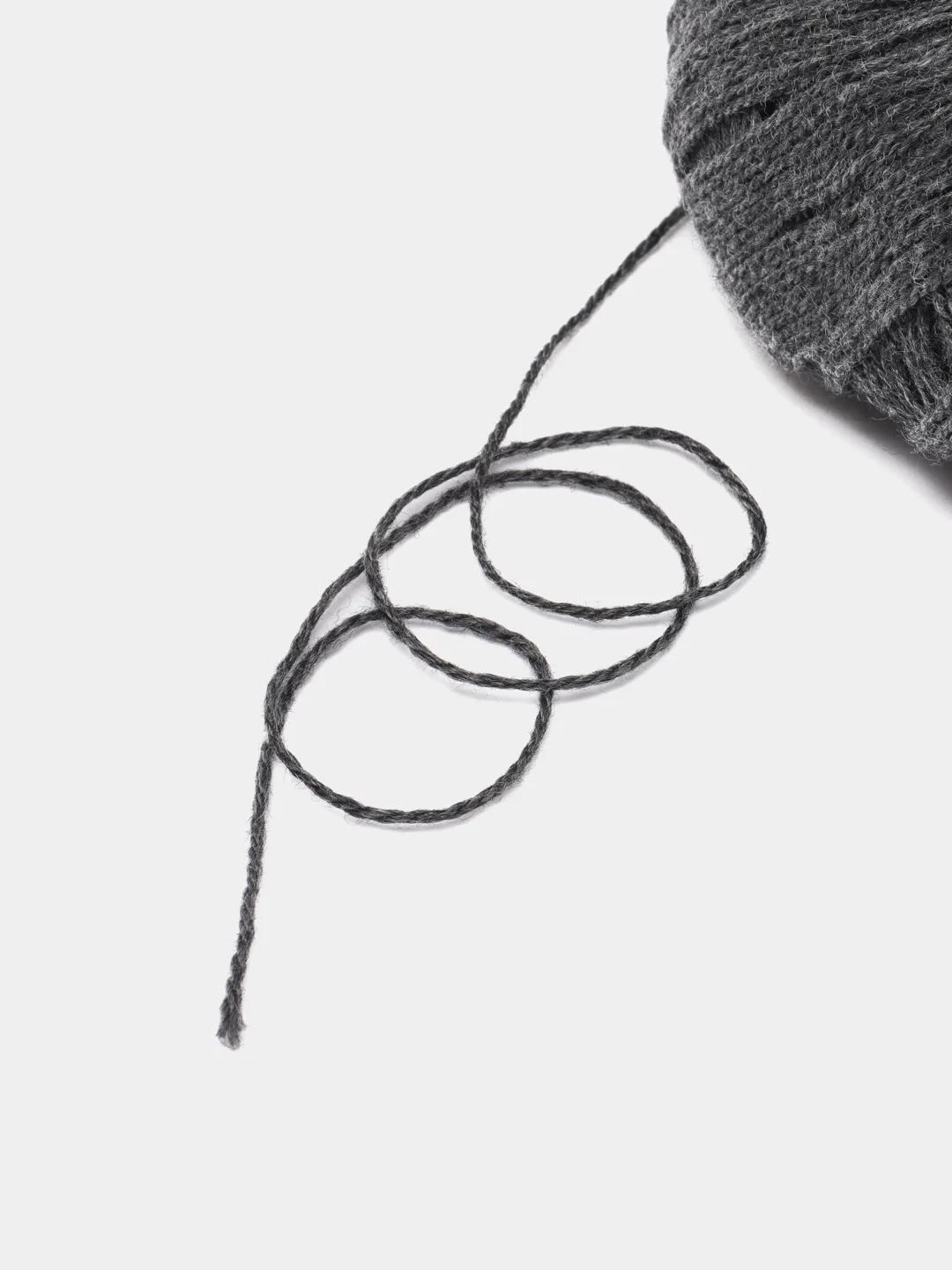 Тёмно-серый пряжа Cashmere Yarn, 50 г/ 200 м, 60% меринос, 20% вискоза, 15% ПА, 5% кашемир