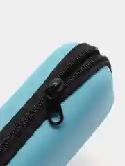Голубой чехол для наушников