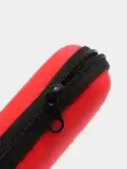 Красный чехол для наушников
