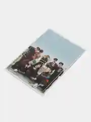 Бордовый наклейка на банковскую карту stray kids