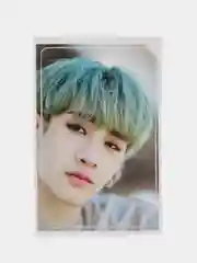 Голубой наклейка на банковскую карту stray kids