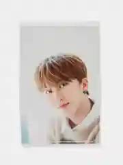 Белый наклейка на банковскую карту stray kids