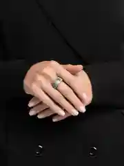 Зеленый акриловое кольцо
