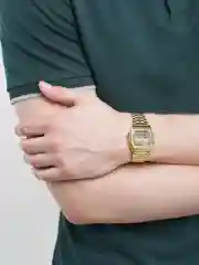 Золотой электронные наручные часы